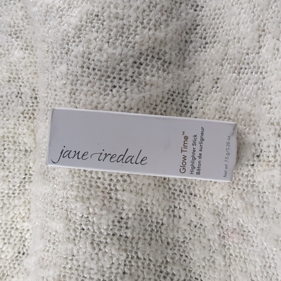 jane iredale Glow Time Highlighter Stick in Eclipse, 7.5g/0.26oz - Picture 4 of 12